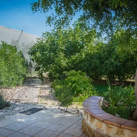 Gloria شقة بولوب