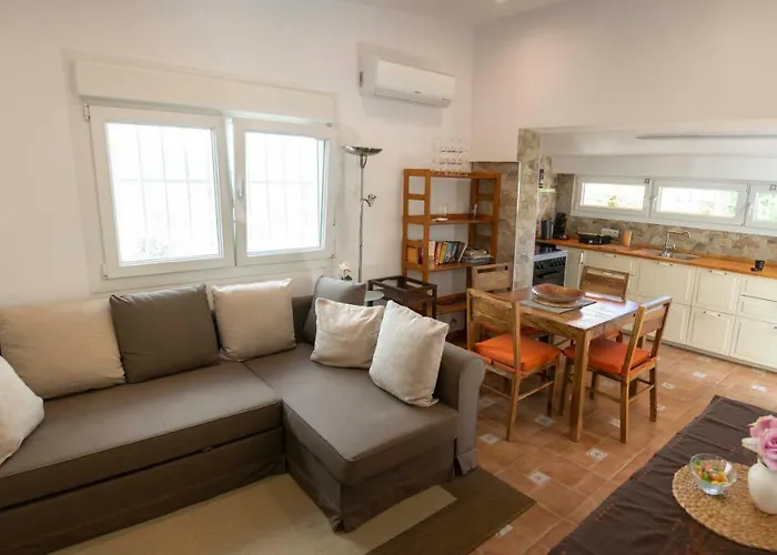 Gloria Apartman *